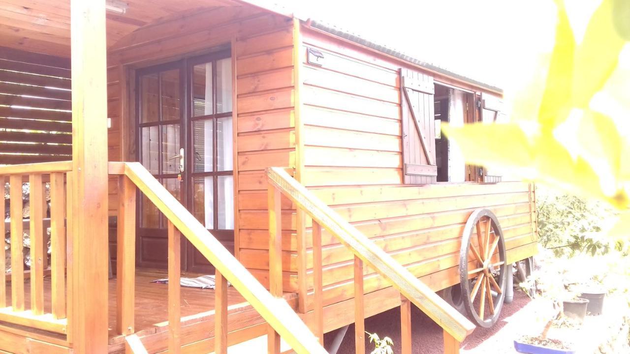 Hotel Ferme Lebon Papillon La Roulotte Le Tampon Exteriér fotografie